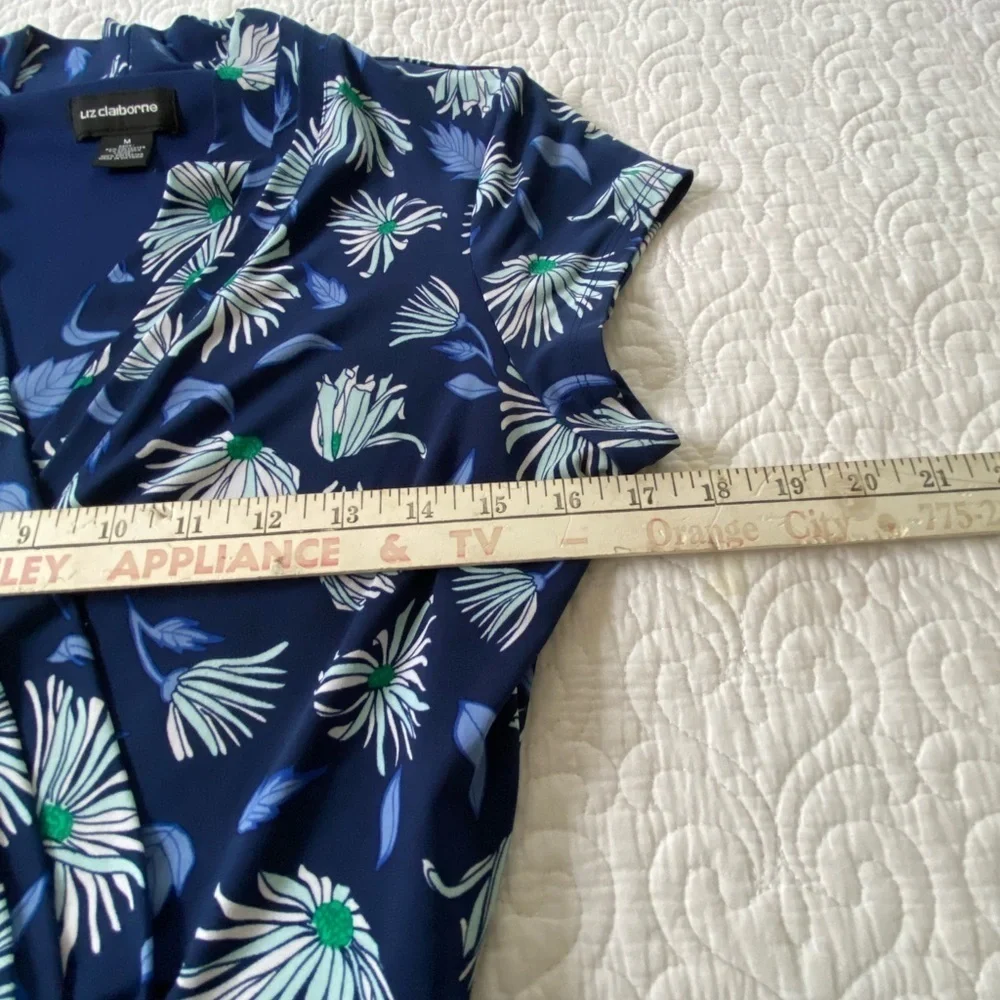 Liz Claiborne Faux Wrap Dress Blue and White Floral Knee Length V Neck Size M - Picture 10 of 12